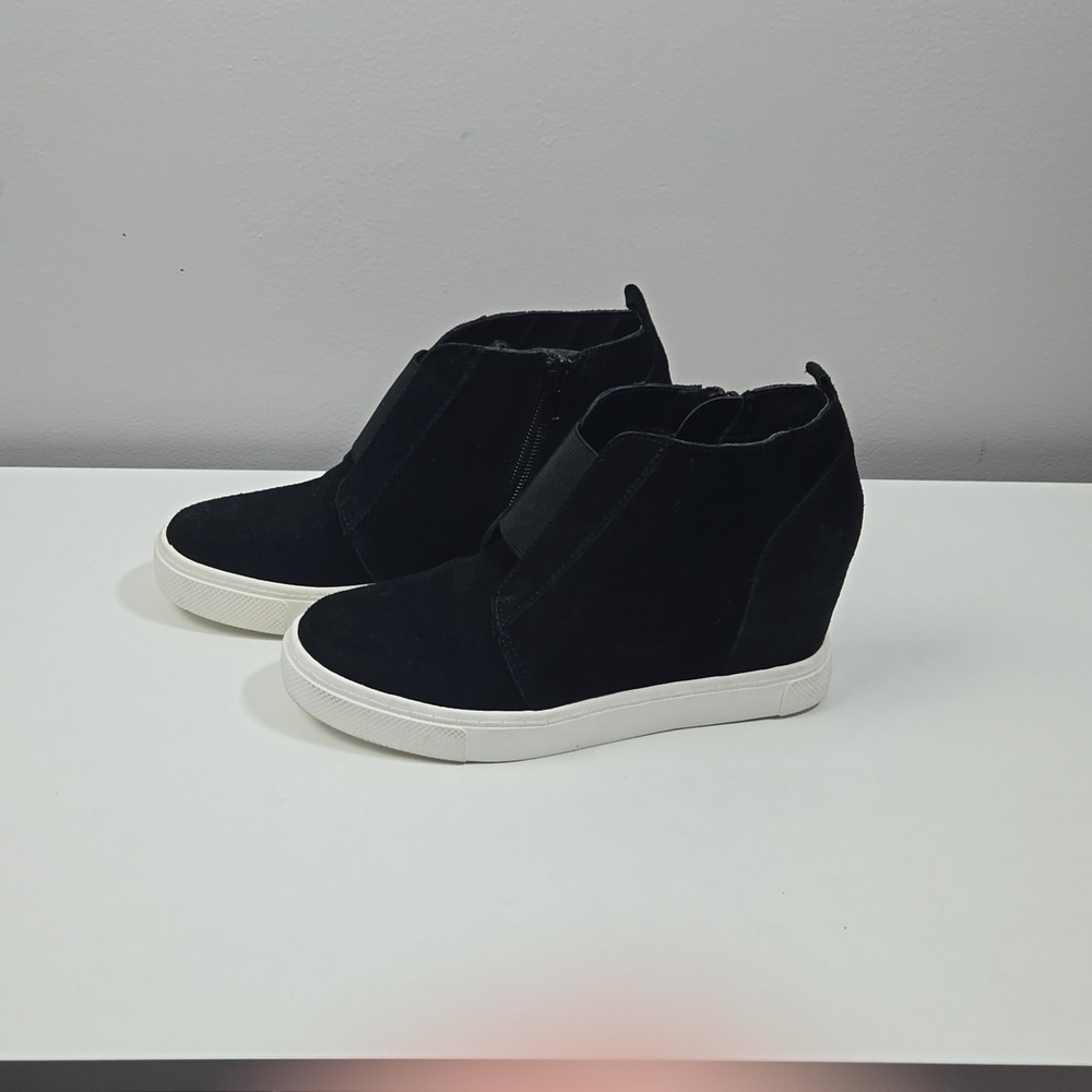 Steve Madden Waverly Black Wedge  Sneaker Size 6 EUC